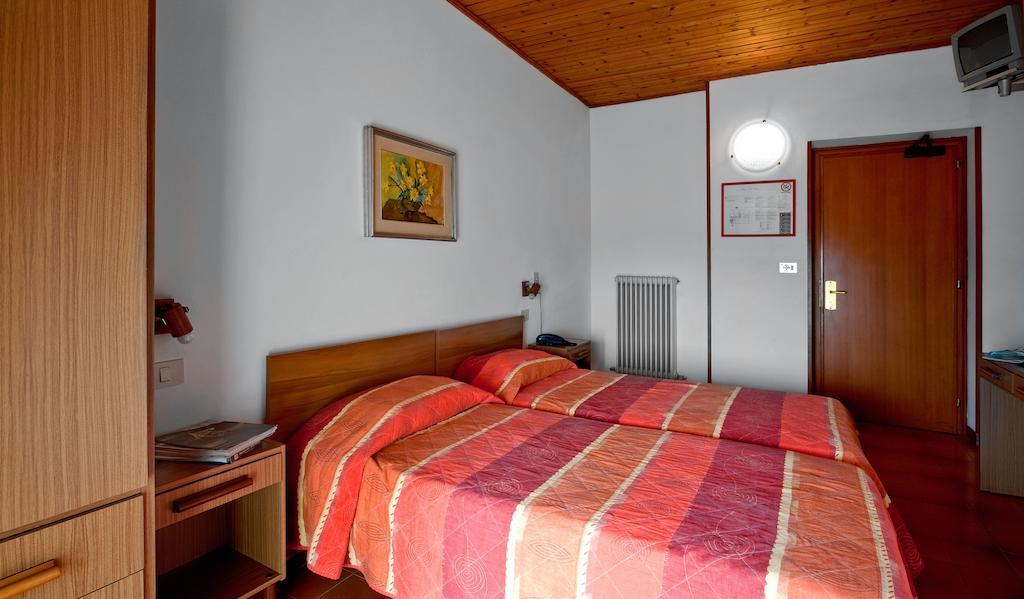 Albergo Villa Mimosa Torbole Sul Garda Δωμάτιο φωτογραφία